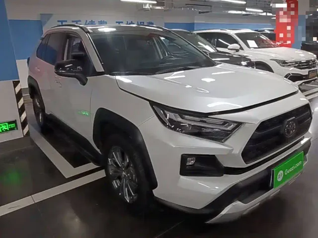 Toyota RAV4 — Фото автомобиля 3