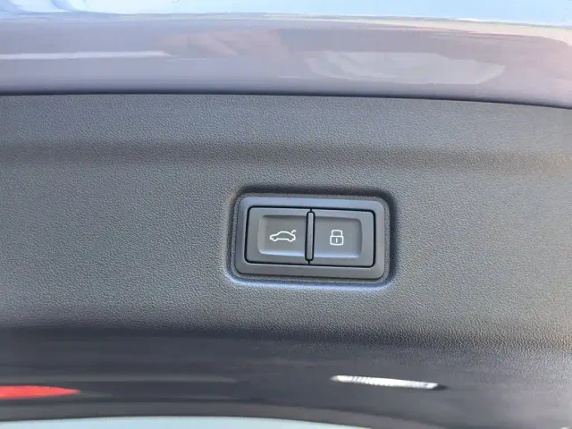 Audi Q6L e-tron — Фото автомобиля 17