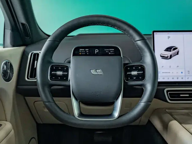 Li Auto L7 — Фото автомобиля 9
