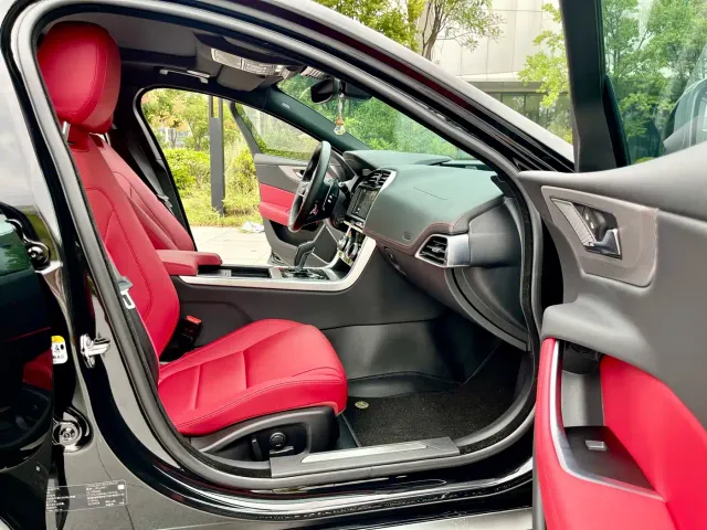 Jaguar XEL — Фото автомобиля 10