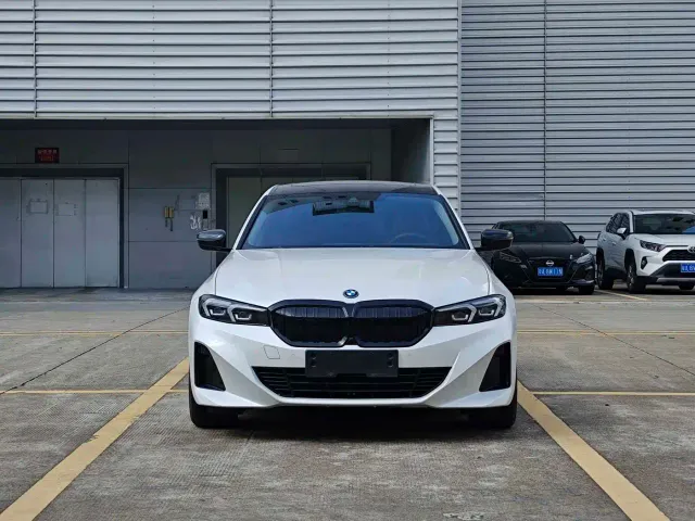 BMW i3 — Фото автомобиля 2