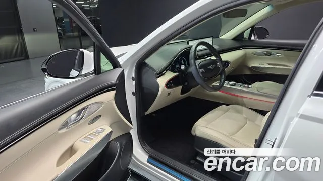 Genesis GV70 — Фото автомобиля 15