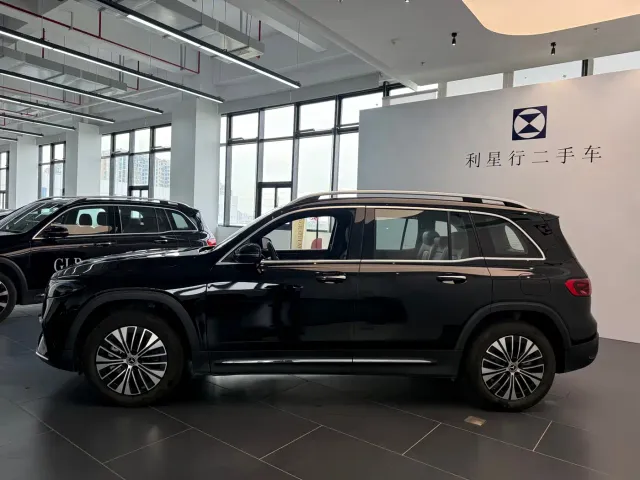 Mercedes-Benz EQB — Фото автомобиля 3