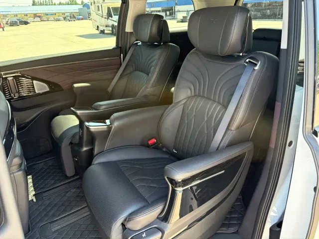 GAC Trumpchi M8 — Фото автомобиля 11