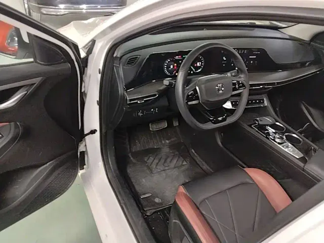 Changan Eado — Фото автомобиля 15
