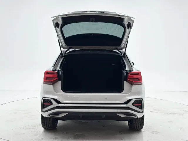 Audi Q2L — Фото автомобиля 5