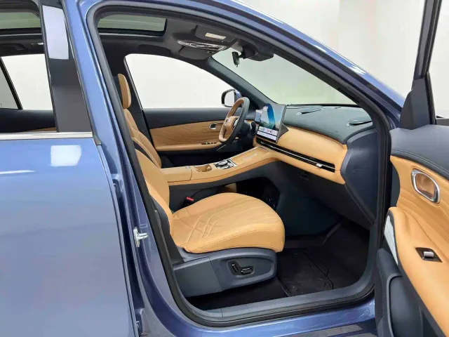 Geely Galaxy Starship 7 EM-i — Фото автомобиля 21