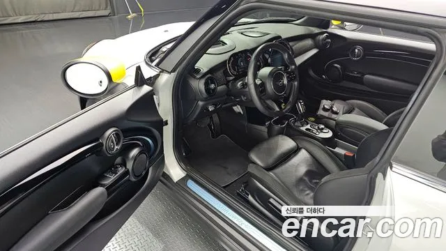 Mini Cooper Cooper Электро SE Электро — Фото автомобиля 6