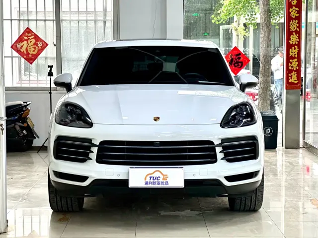 Porsche Cayenne — Фото автомобиля 2