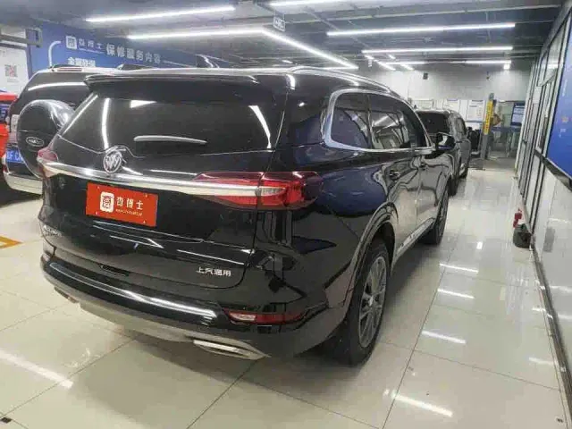 Buick Enclave — Фото автомобиля 2