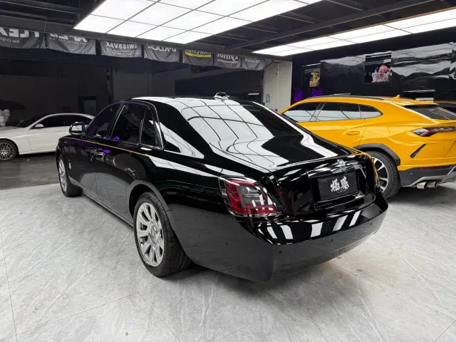 Rolls-Royce Ghost — Фото автомобиля 6