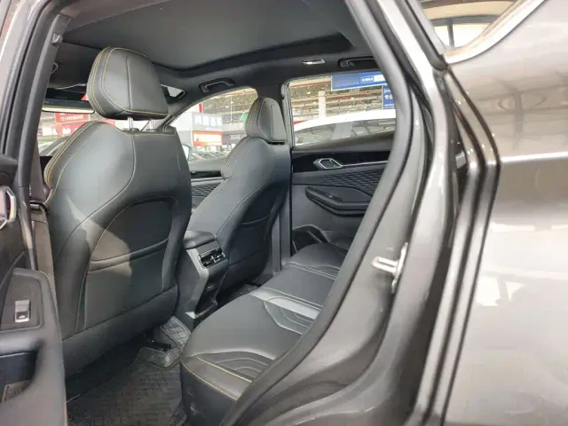 Geely Binyue — Фото автомобиля 19