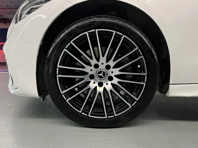 Mercedes-Benz C-Class — Фото автомобиля 5