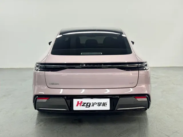 Geely Galaxy E8 — Фото автомобиля 8