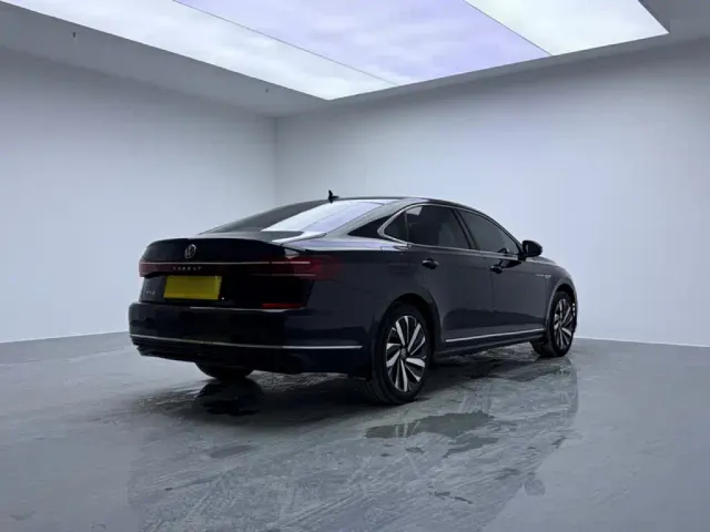 Volkswagen Passat — Фото автомобиля 4