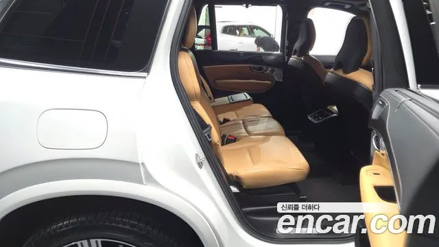 Volvo XC90 Generation 2 — Фото автомобиля 11