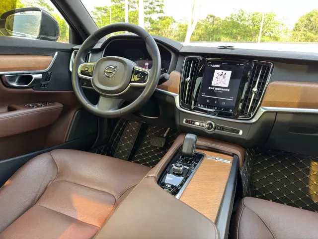 Volvo S90 — Фото автомобиля 18
