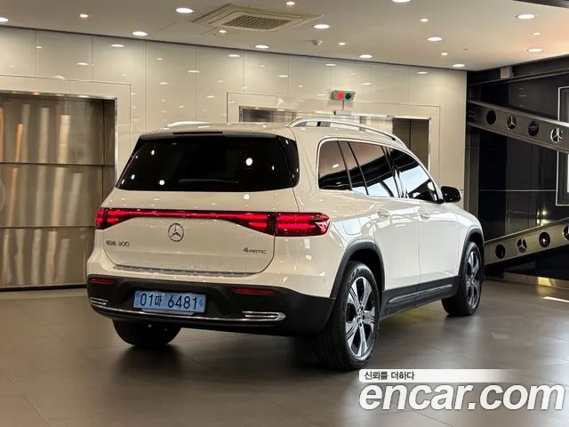 Mercedes-Benz EQB — Фото автомобиля 7