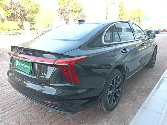 Hongqi H5 PHEV — Фото автомобиля 6