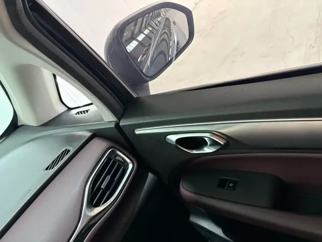 GAC Trumpchi M6 — Фото автомобиля 13