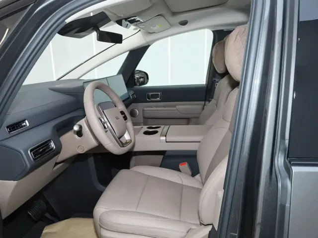Li Auto MEGA — Фото автомобиля 9