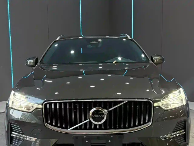 Volvo XC60 — Фото автомобиля 2