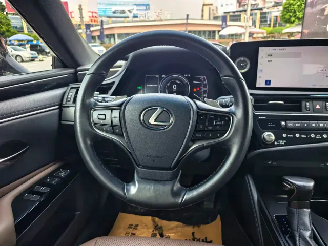 Lexus ES — Фото автомобиля 22
