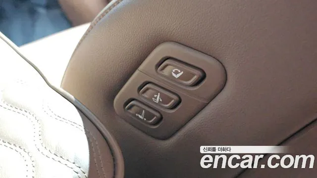 Hyundai Grandeur GN7 — Фото автомобиля 30