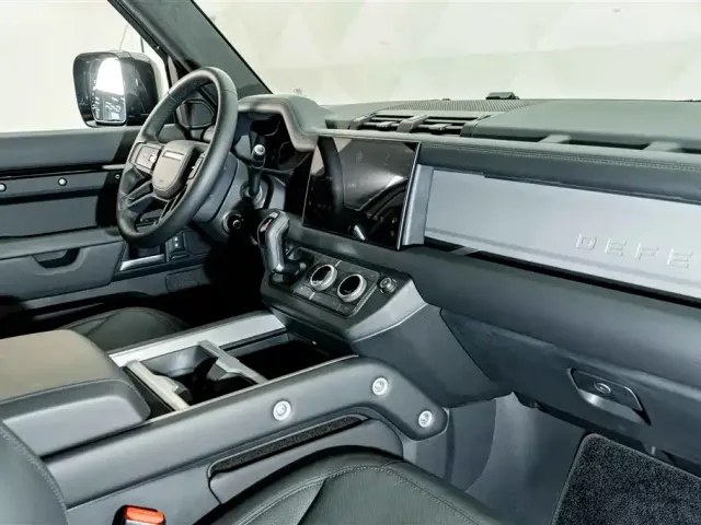 Land Rover Defender — Фото автомобиля 18