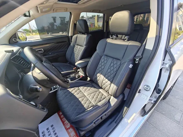 Mitsubishi Outlander — Фото автомобиля 16