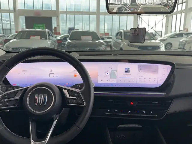 Buick Envision Plus — Фото автомобиля 16