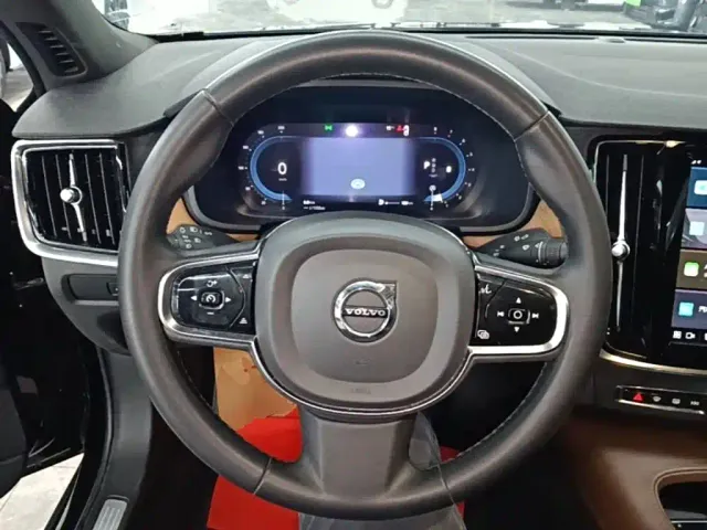 Volvo S90 — Фото автомобиля 10
