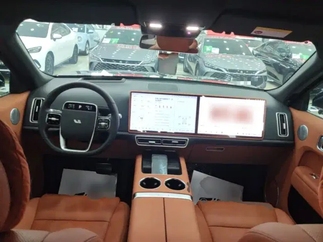 Li Auto L8 — Фото автомобиля 9