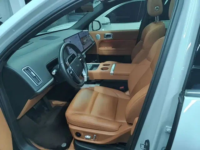 Li Auto L6 — Фото автомобиля 14
