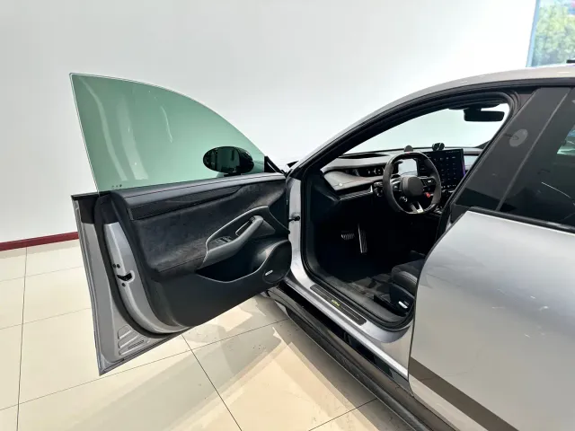 Xiaomi SU7 Ultra — Фото автомобиля 10