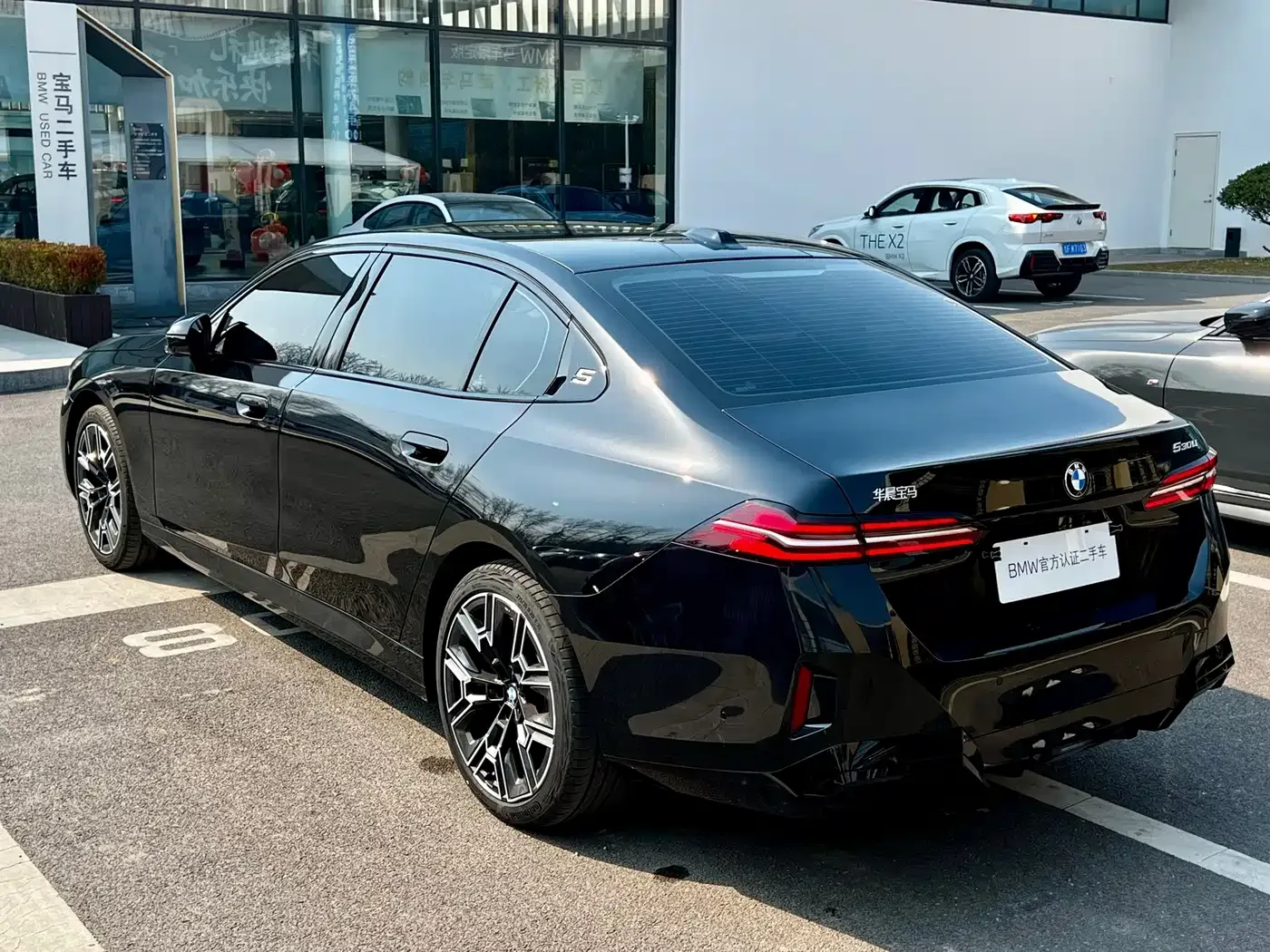 BMW BMW 5 Series 2025 530Li Premium M Sport Package — Фото автомобиля 10
