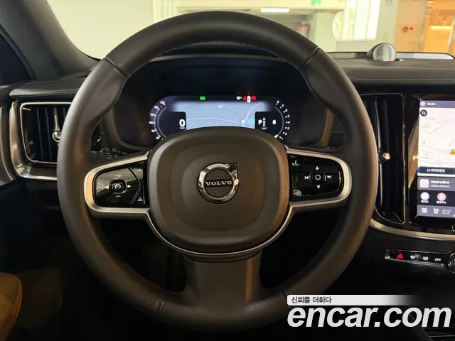 Volvo V60 — Фото автомобиля 17