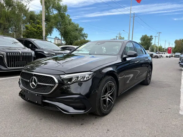 Фотография автомобиля — Mercedes-Benz E-Class
