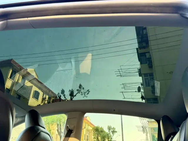 Tesla Model Y — Фото автомобиля 17