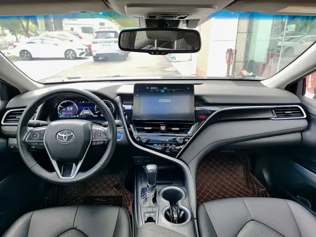 Toyota Camry — Фото автомобиля 10