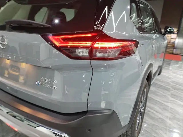 Nissan X-Trail — Фото автомобиля 7