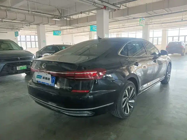 Volkswagen Passat — Фото автомобиля 6