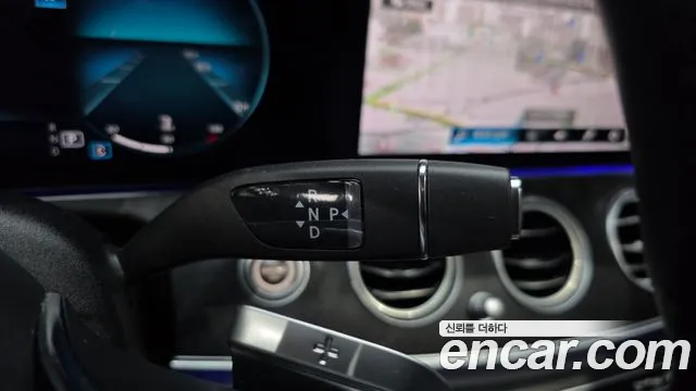 Mercedes-Benz E-Class — Фото автомобиля 7