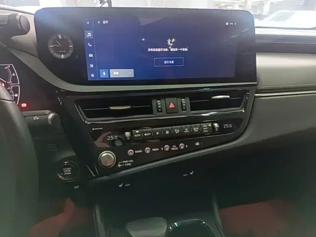 Lexus ES — Фото автомобиля 12