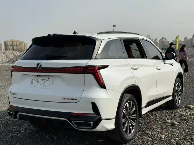 Changan CS75 Plus — Фото автомобиля 16