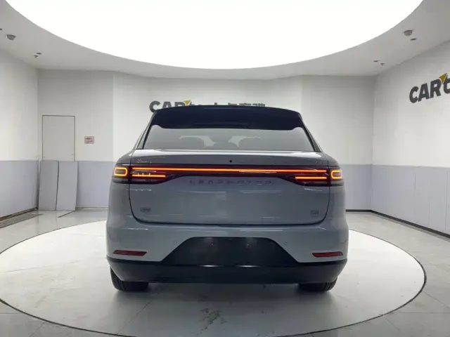 Leapmotor C11 — Фото автомобиля 6