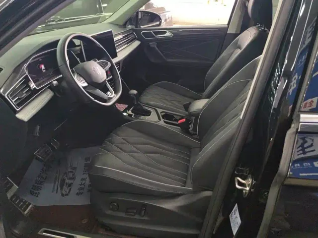 Volkswagen Tiguan L — Фото автомобиля 9