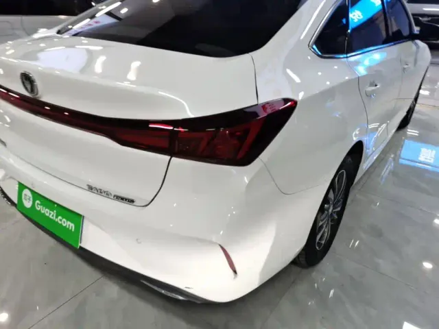 Changan Eado — Фото автомобиля 7