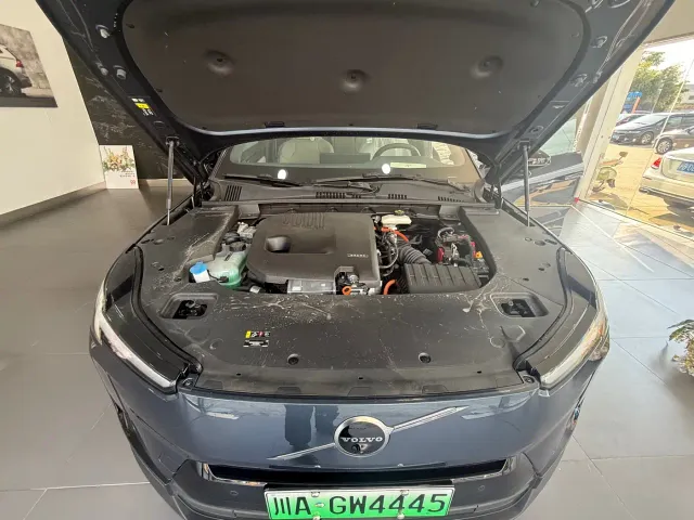 Volvo XC70 Plug-in Hybrid — Фото автомобиля 17