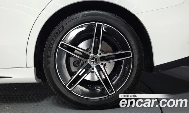Mercedes-Benz E-Class — Фото автомобиля 6